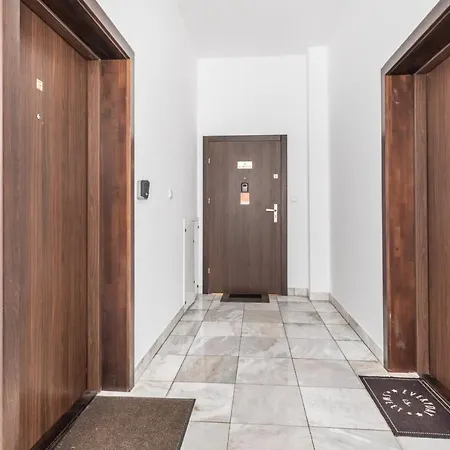 Polnocna By Renters Apartment